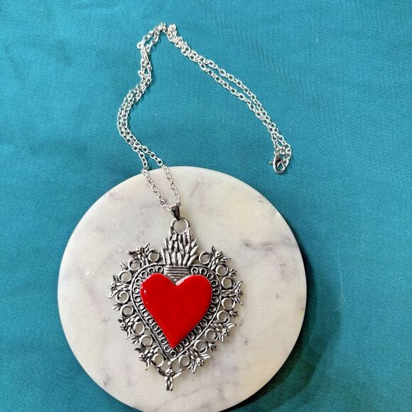 Ornate Milagro Sacred Heart Necklace – Red Enamel Silver Gothic Victorian Punk - Picture 4 of 8